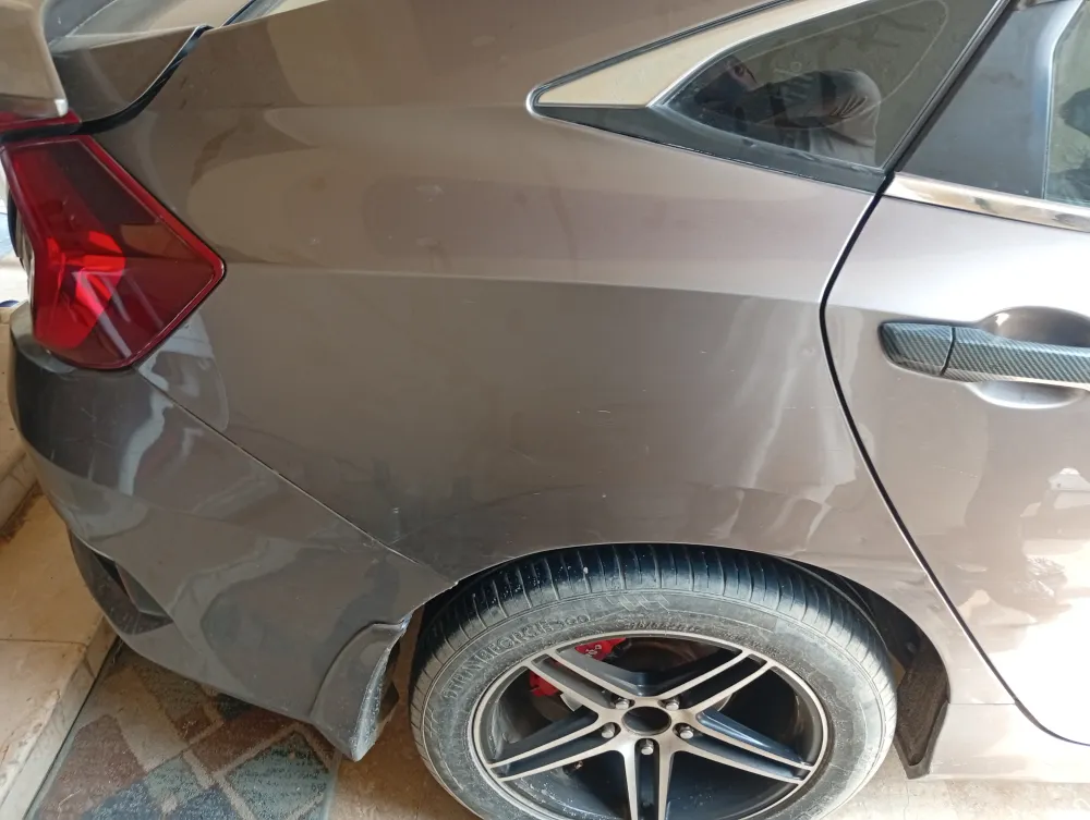 Rear_fender_right image