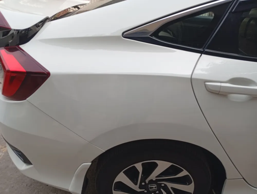 Rear_fender_right image