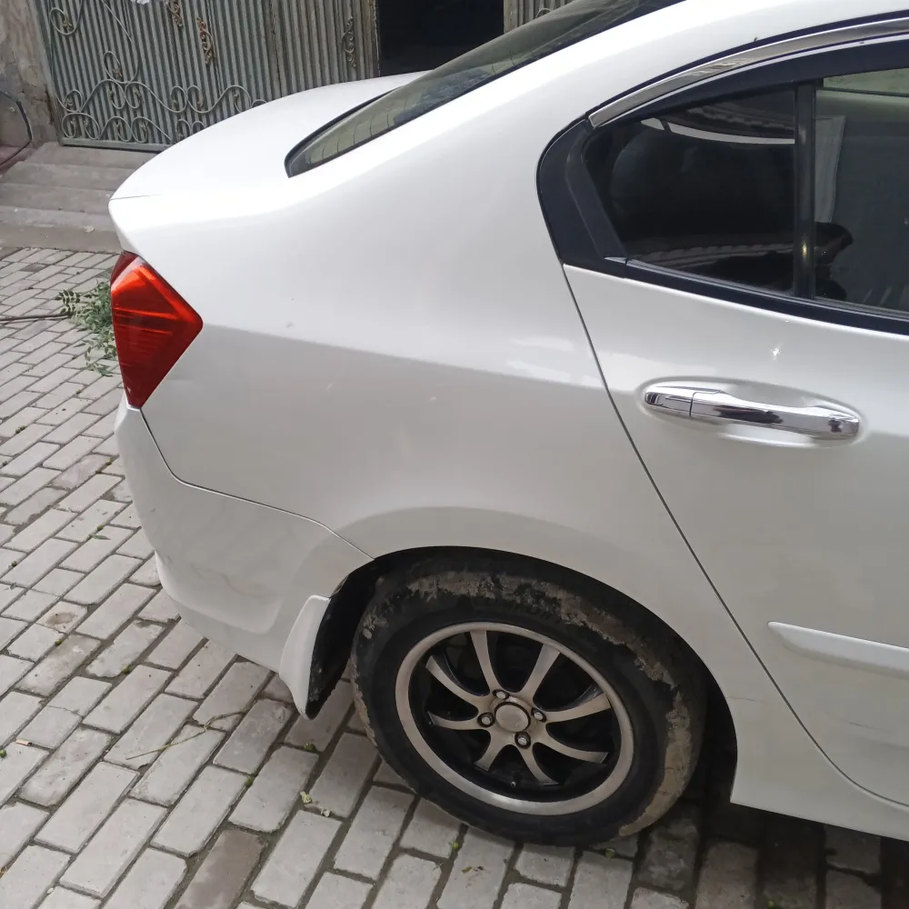 Rear_fender_right image