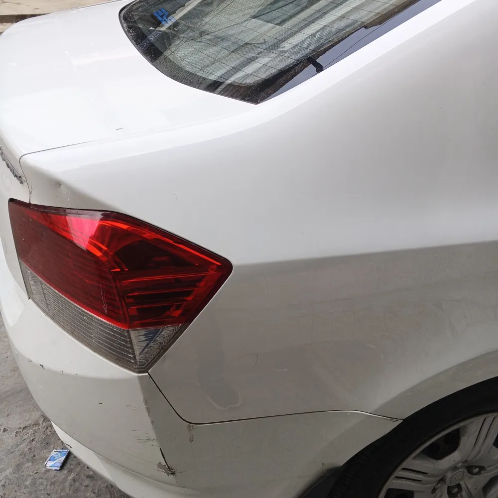 Rear_fender_right image
