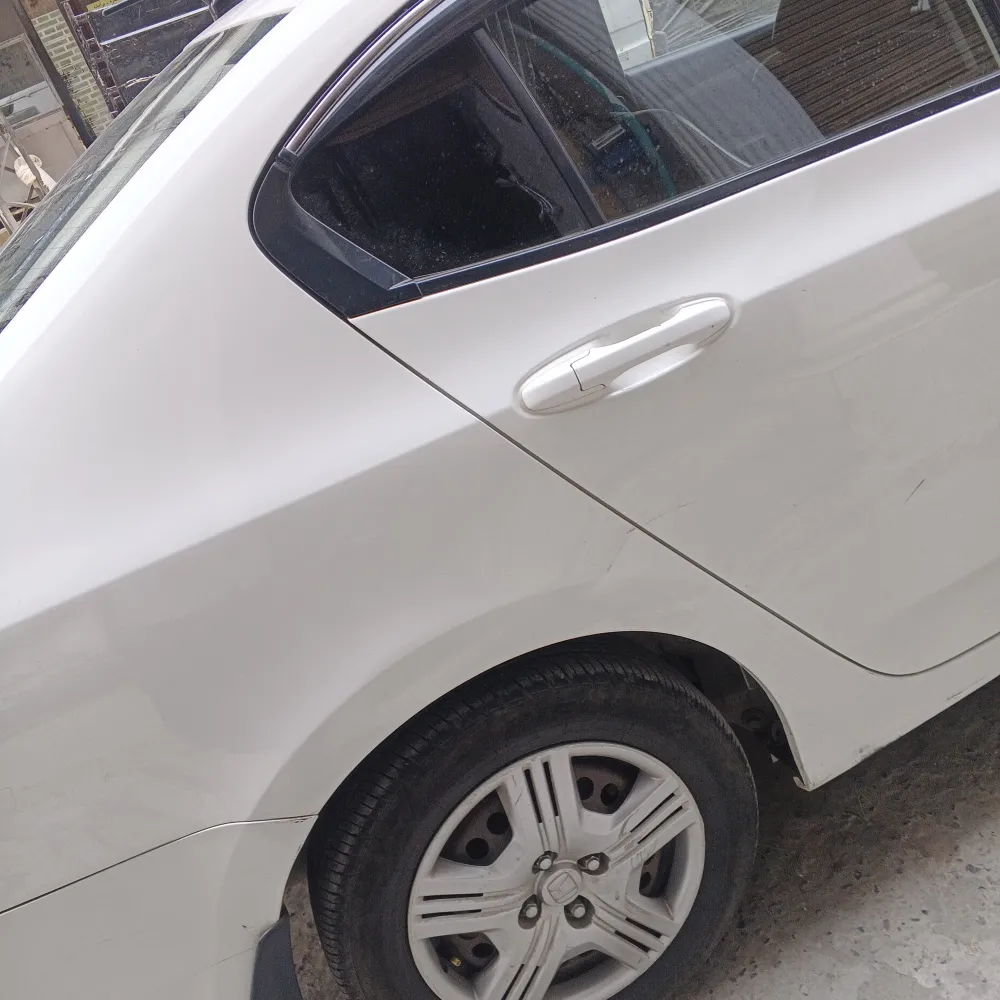 Rear_fender_right image