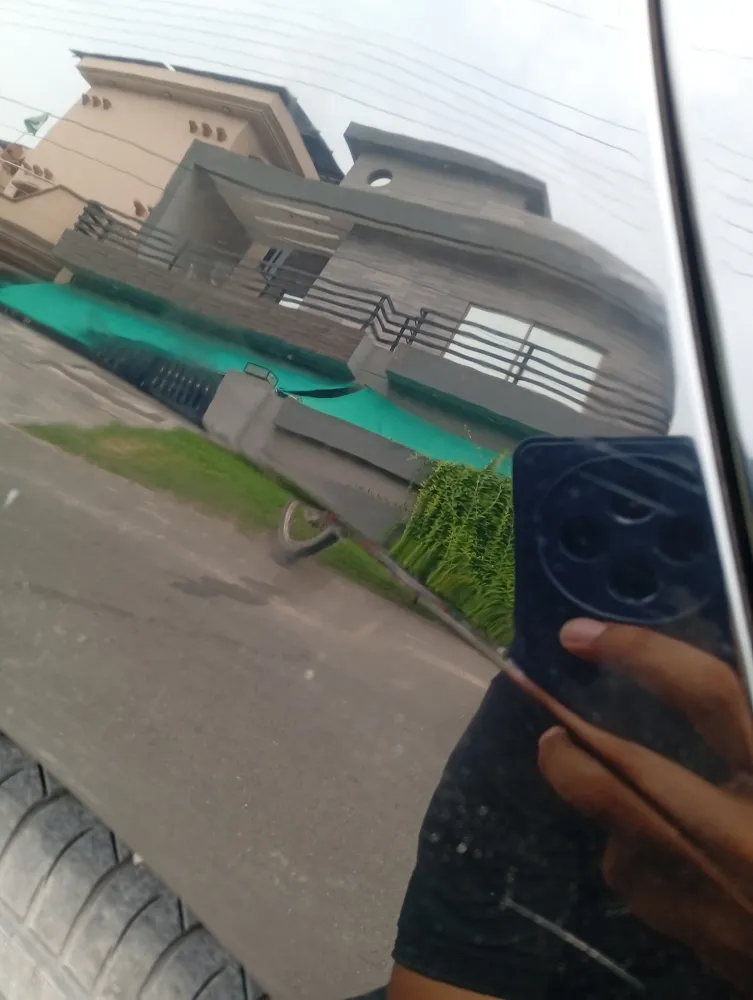 Rear_fender_right image
