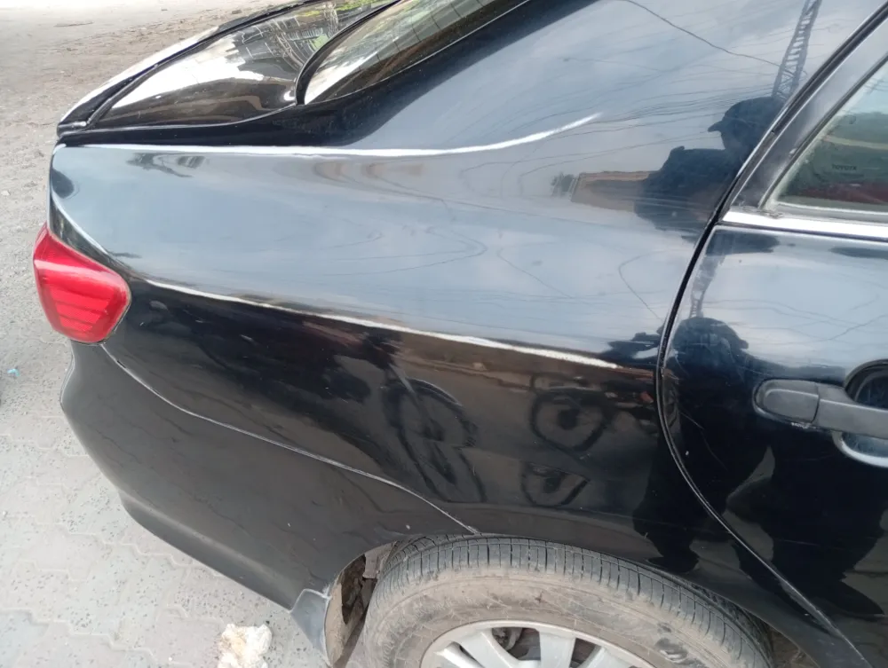 Rear_fender_right image