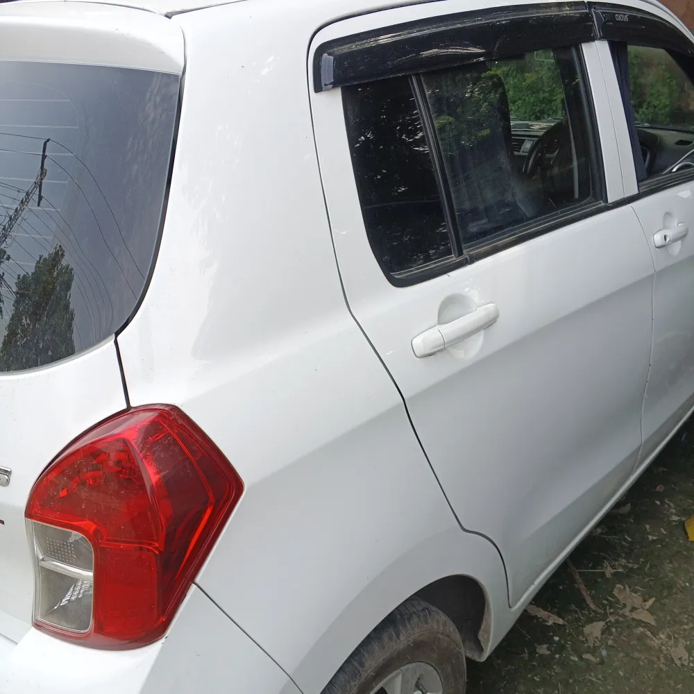 Rear_fender_right image