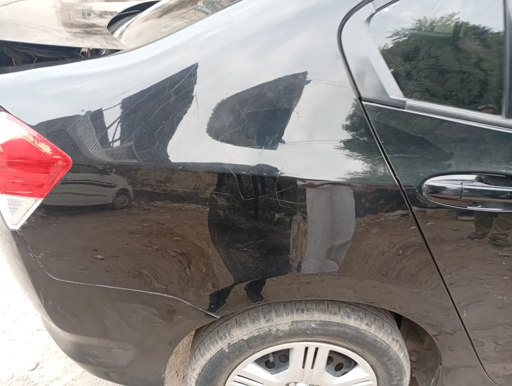 Rear_fender_right image