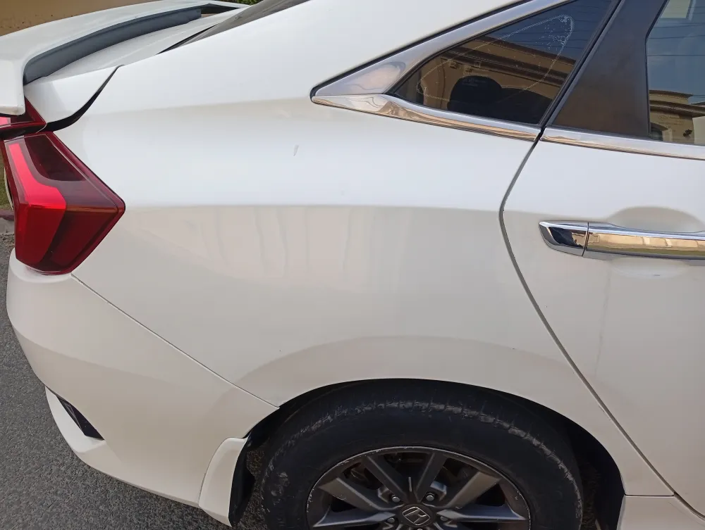Rear_fender_right image