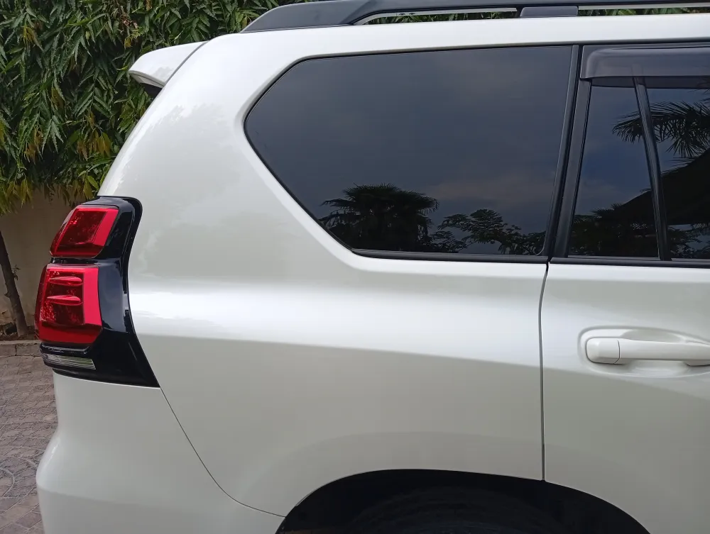 Rear_fender_right image