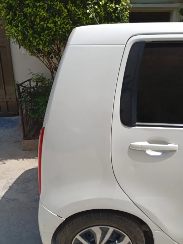 Rear_fender_right image