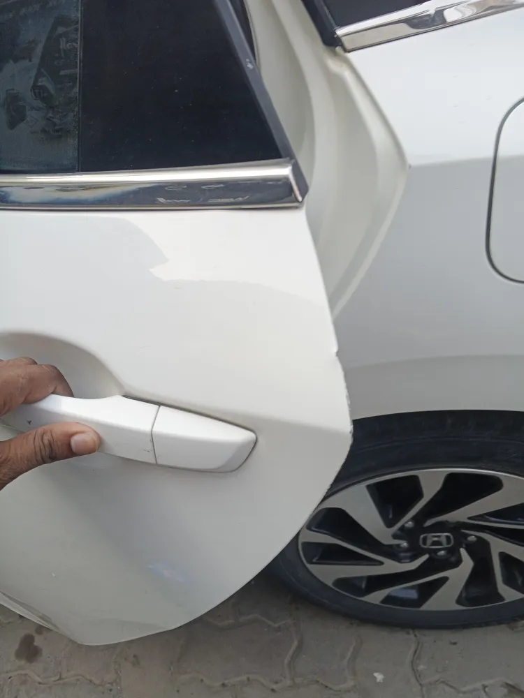 Rear_left_door image