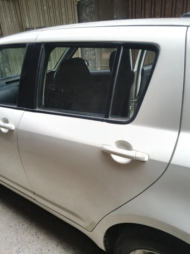 Rear_left_door image