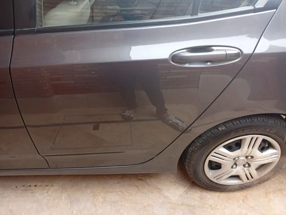 Rear_left_door image