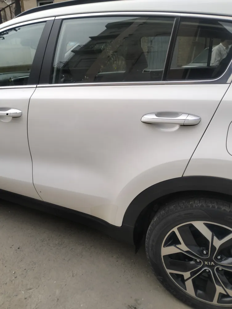 Rear_left_door image