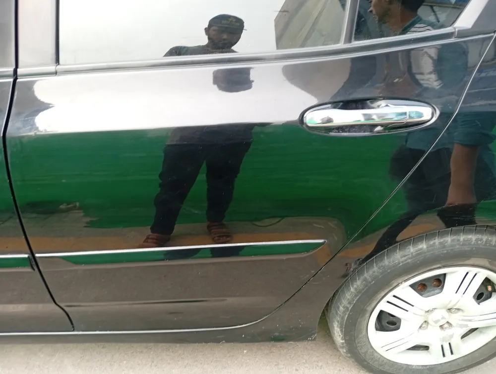 Rear_left_door image
