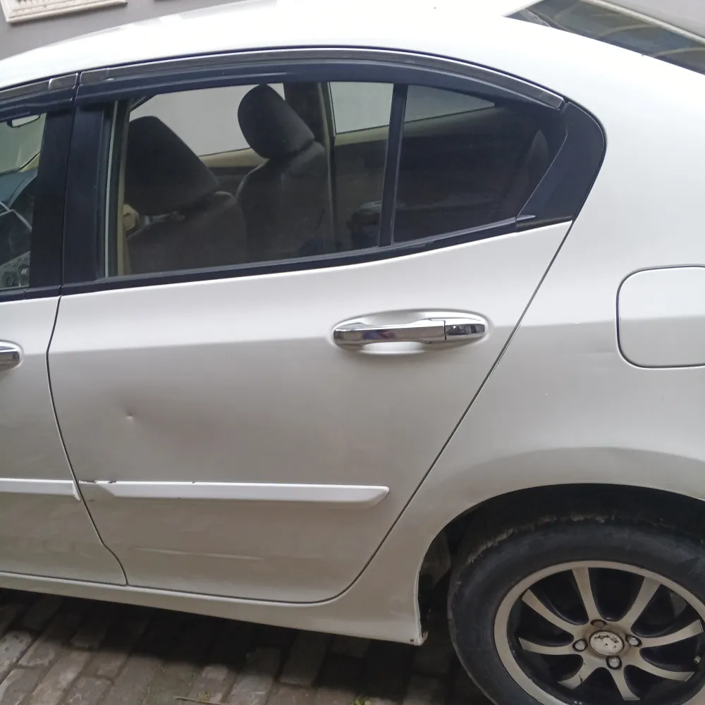 Rear_left_door image