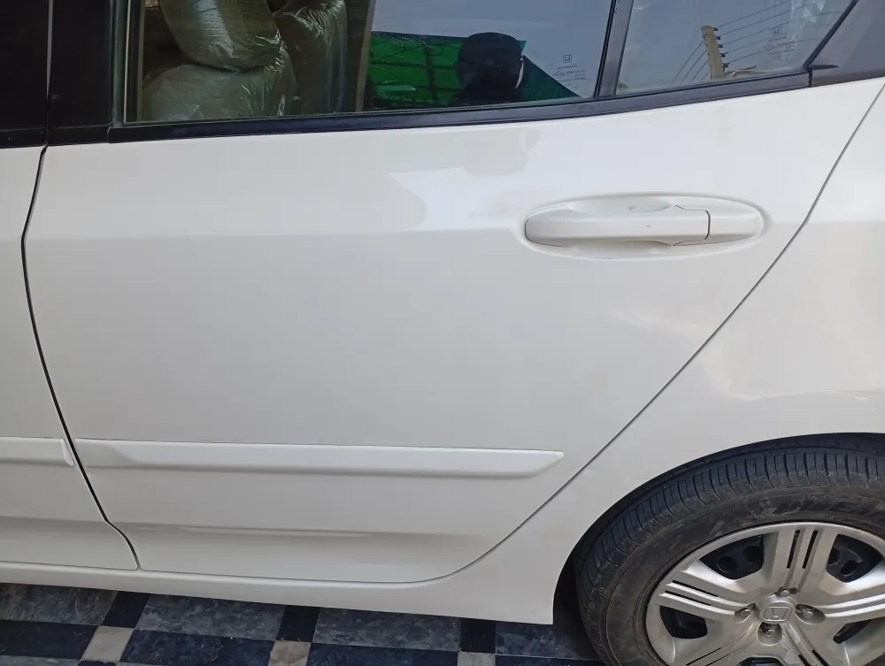 Rear_left_door image