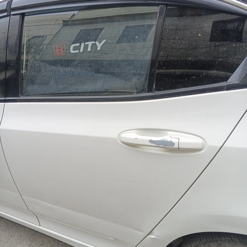 Rear_left_door image