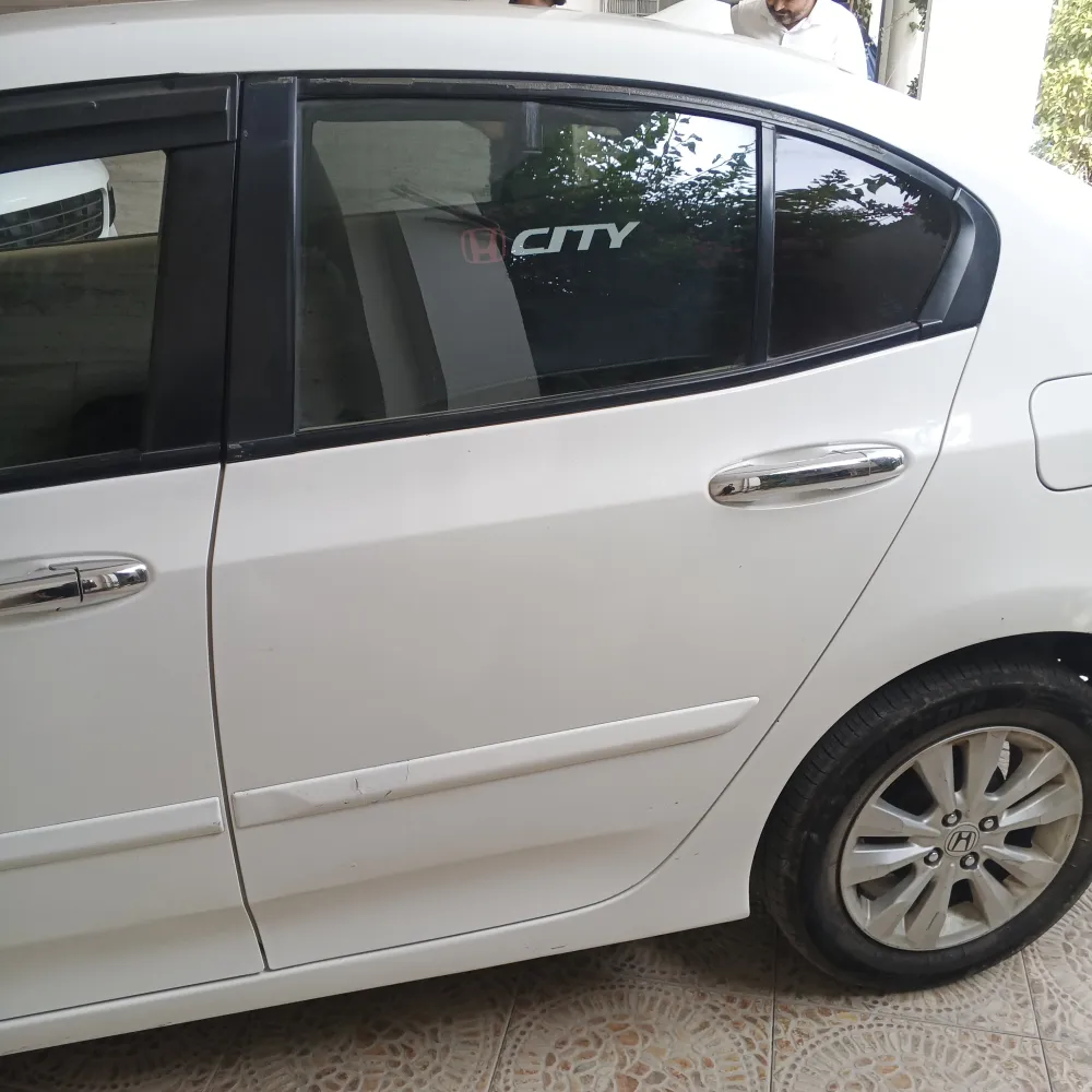 Rear_left_door image