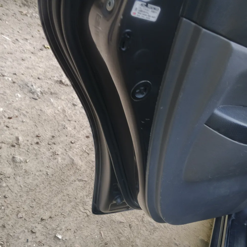 Rear_left_door image