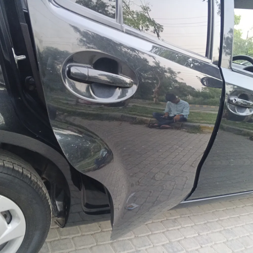 Rear_right_door image