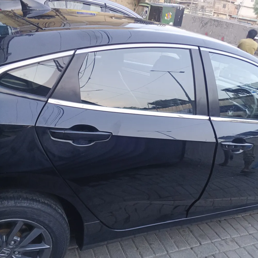 Rear_right_door image
