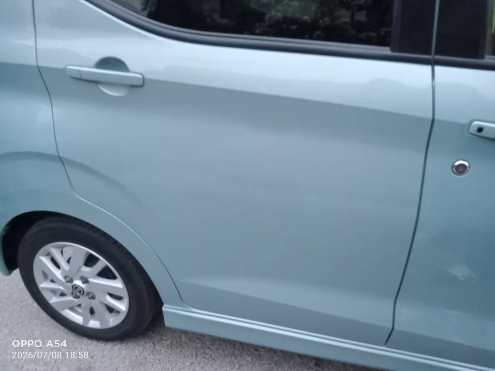 Rear_right_door image