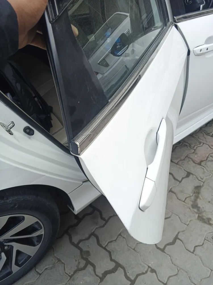 Rear_right_door image