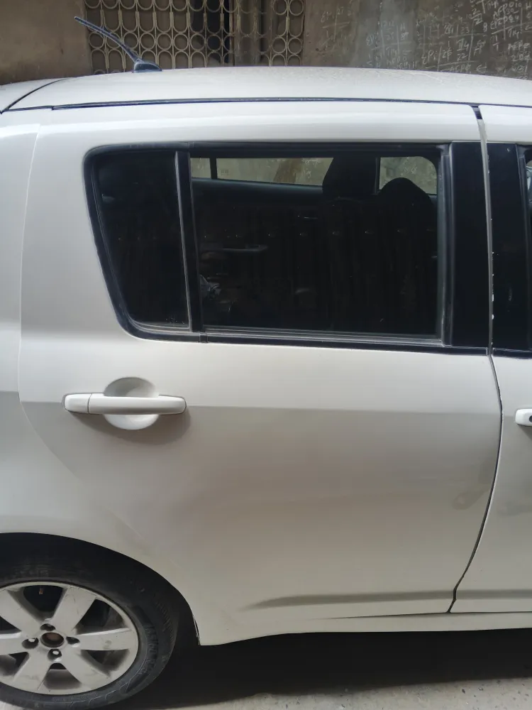 Rear_right_door image
