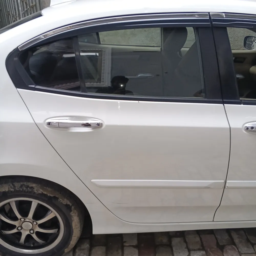 Rear_right_door image
