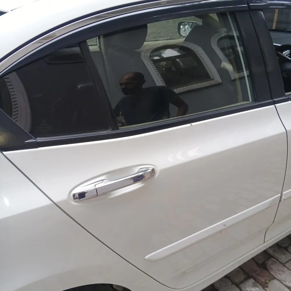 Rear_right_door image
