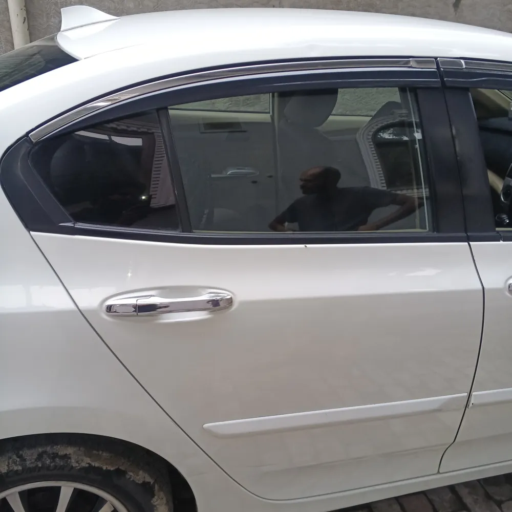 Rear_right_door image