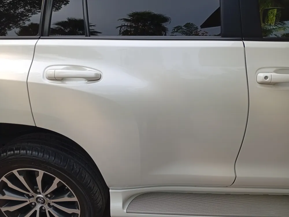 Rear_right_door image